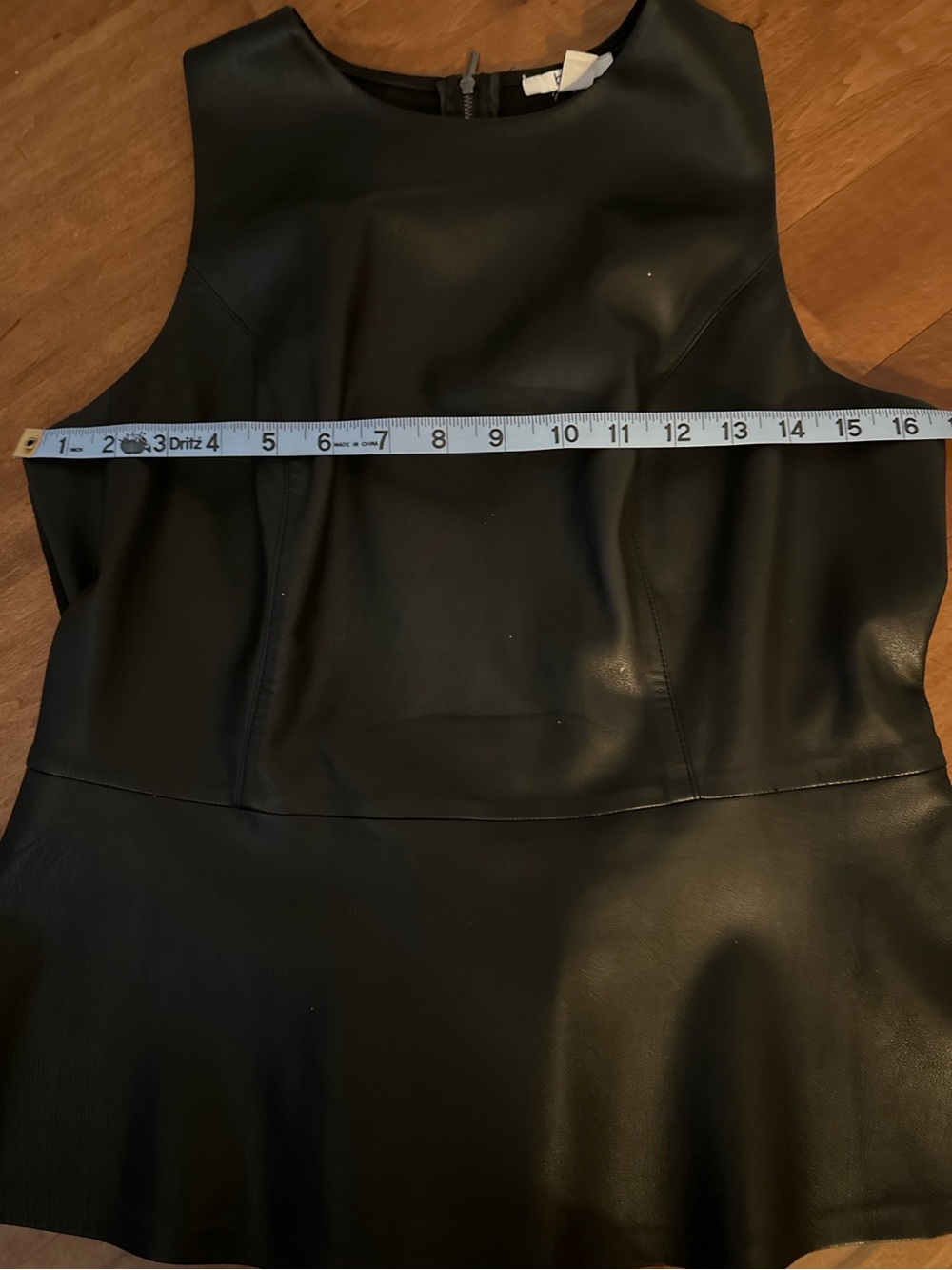 Bar III Black Faux Leather Peplum Top Sleeveless Size Large Like New - Picture 5 of 9